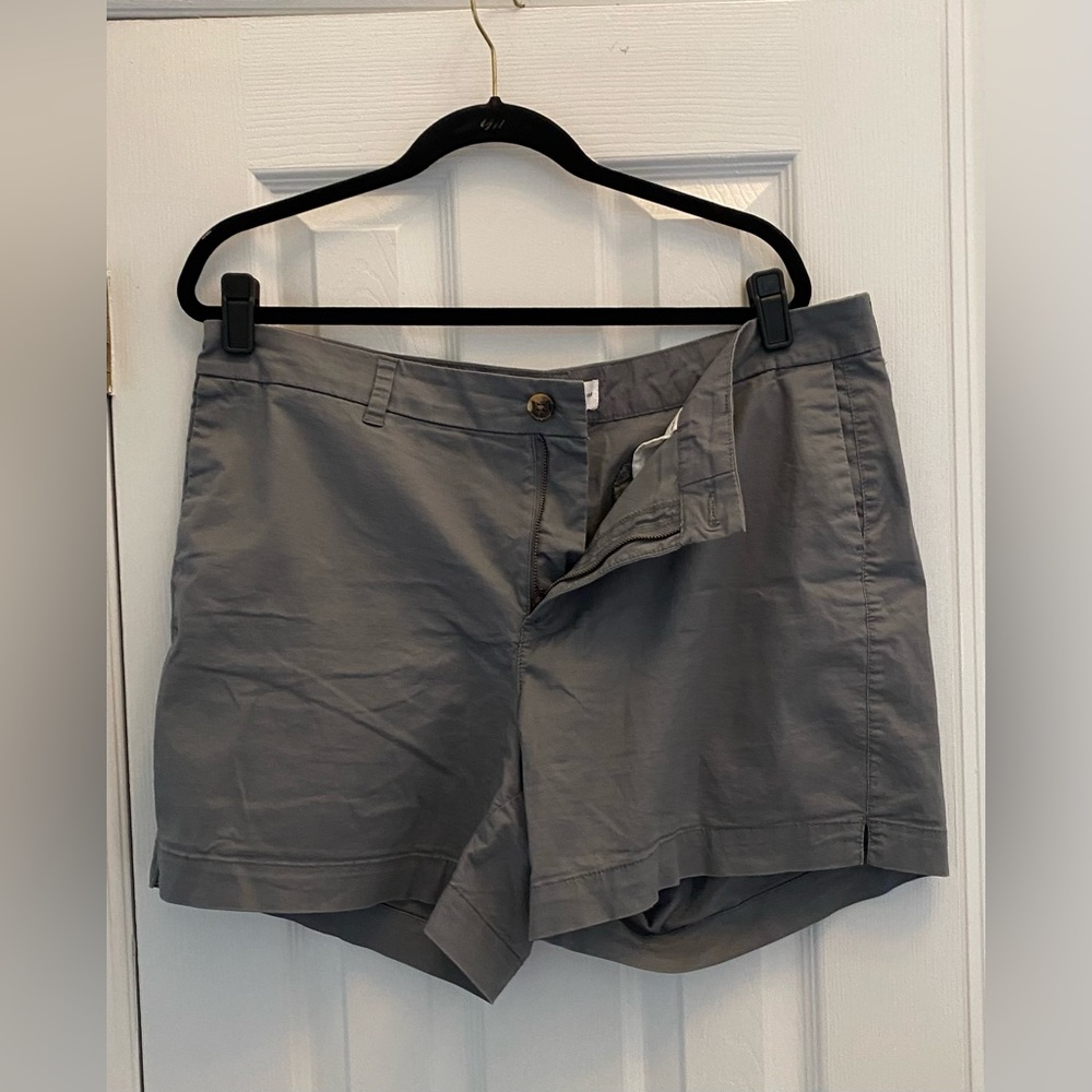 Old Navy - Everyday Chino Shorts - 
5” inseam - size 16
